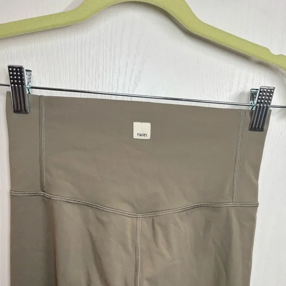 Vuori•High Rise Colorblock Studio Legging•Light Oregano Green•10/10 EUC•Sz XS - Picture 10 of 16